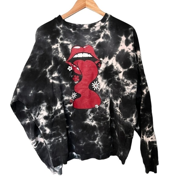 ZOOZATZ Tie Dye Oversized Tongue Floral Sweatshirt - Picture 1 of 8